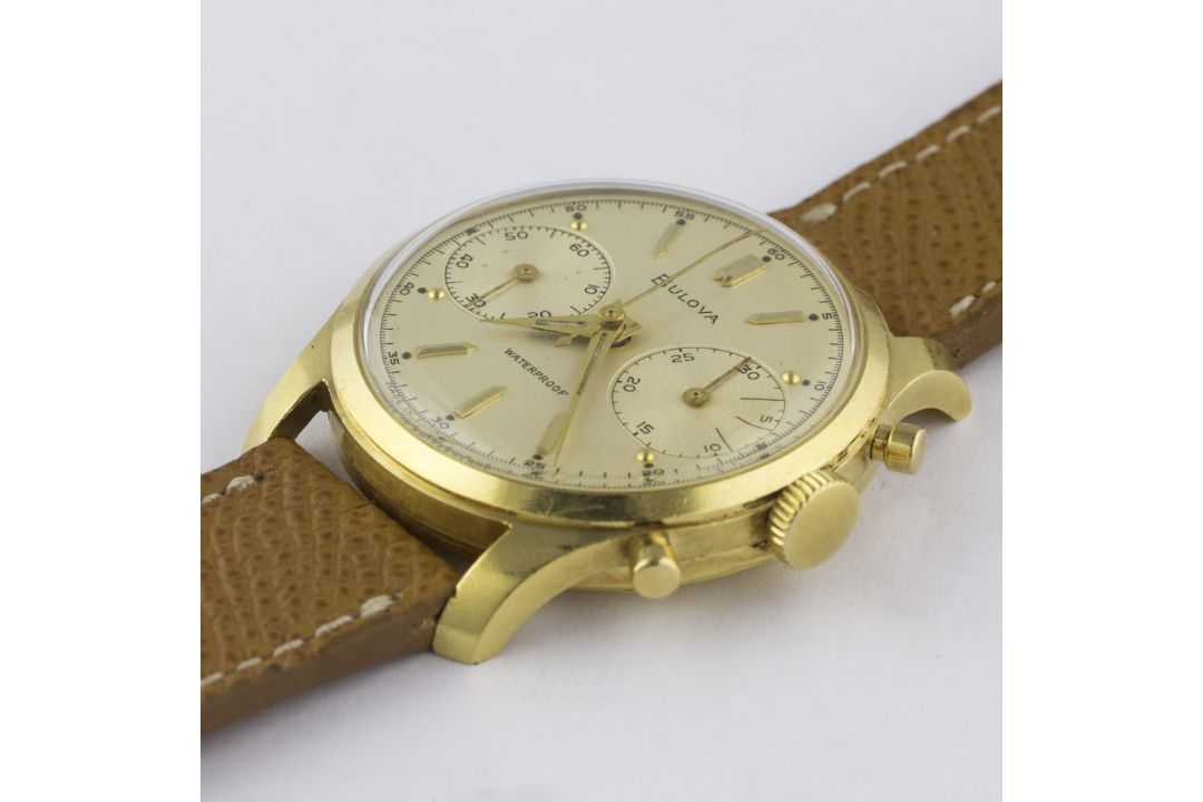 A FINE GENTLEMAN'S 18K SOLID GOLD BULOVA WATERPROOF CHRONOGRAPH WRIST WATCH CIRCA 1960 Movement: - Image 4 of 11