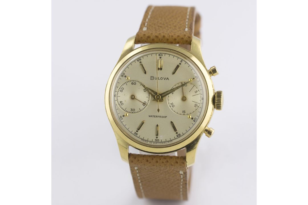 A FINE GENTLEMAN'S 18K SOLID GOLD BULOVA WATERPROOF CHRONOGRAPH WRIST WATCH CIRCA 1960 Movement: - Image 3 of 11