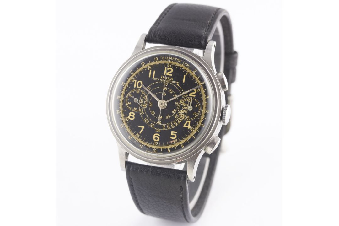 A RARE GENTLEMAN'S LARGE SIZE STAINLESS STEEL DOXA CHRONOGRAPH WRIST WATCH CIRCA 1940s, WITH GLOSS - Image 5 of 11