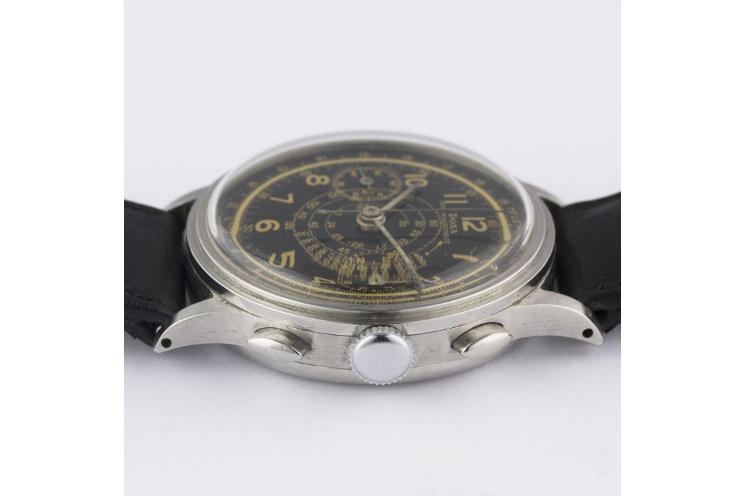 A RARE GENTLEMAN'S LARGE SIZE STAINLESS STEEL DOXA CHRONOGRAPH WRIST WATCH CIRCA 1940s, WITH GLOSS - Image 10 of 11