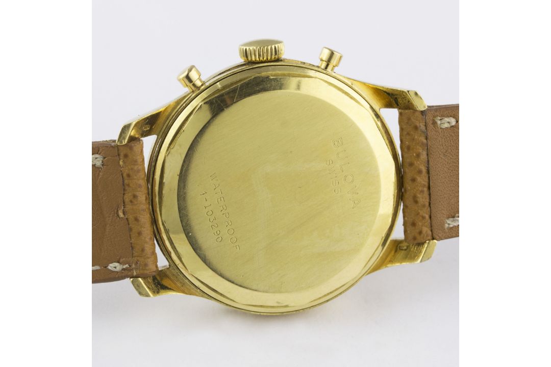 A FINE GENTLEMAN'S 18K SOLID GOLD BULOVA WATERPROOF CHRONOGRAPH WRIST WATCH CIRCA 1960 Movement: - Image 7 of 11