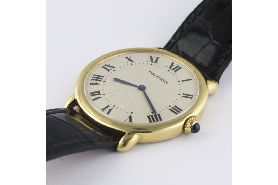 A GENTLEMAN'S 18K SOLID GOLD CARTIER RONDE LOUIS MECANIQUE WRIST WATCH CIRCA 2000, REF. 0900 1 - Image 3 of 10