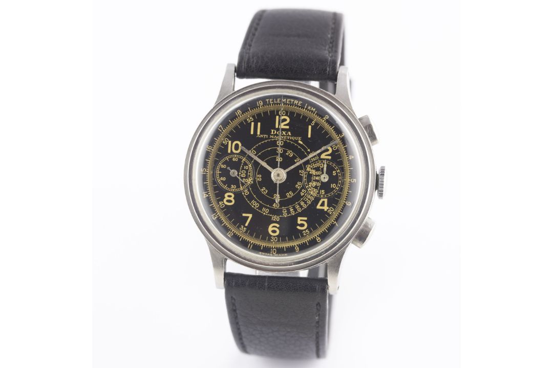 A RARE GENTLEMAN'S LARGE SIZE STAINLESS STEEL DOXA CHRONOGRAPH WRIST WATCH CIRCA 1940s, WITH GLOSS - Image 3 of 11