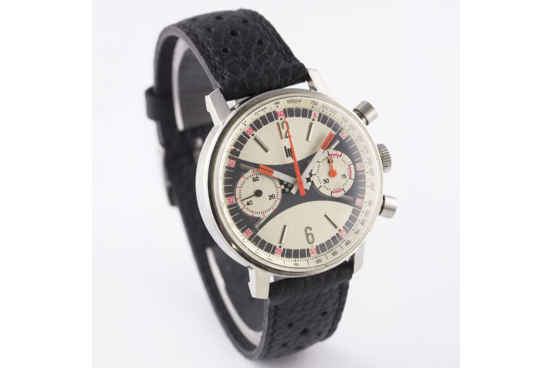 A RARE GENTLEMAN'S LARGE SIZE STAINLESS STEEL LIP CHRONOGRAPH WRIST WATCH CIRCA 1970, WITH " - Image 6 of 11