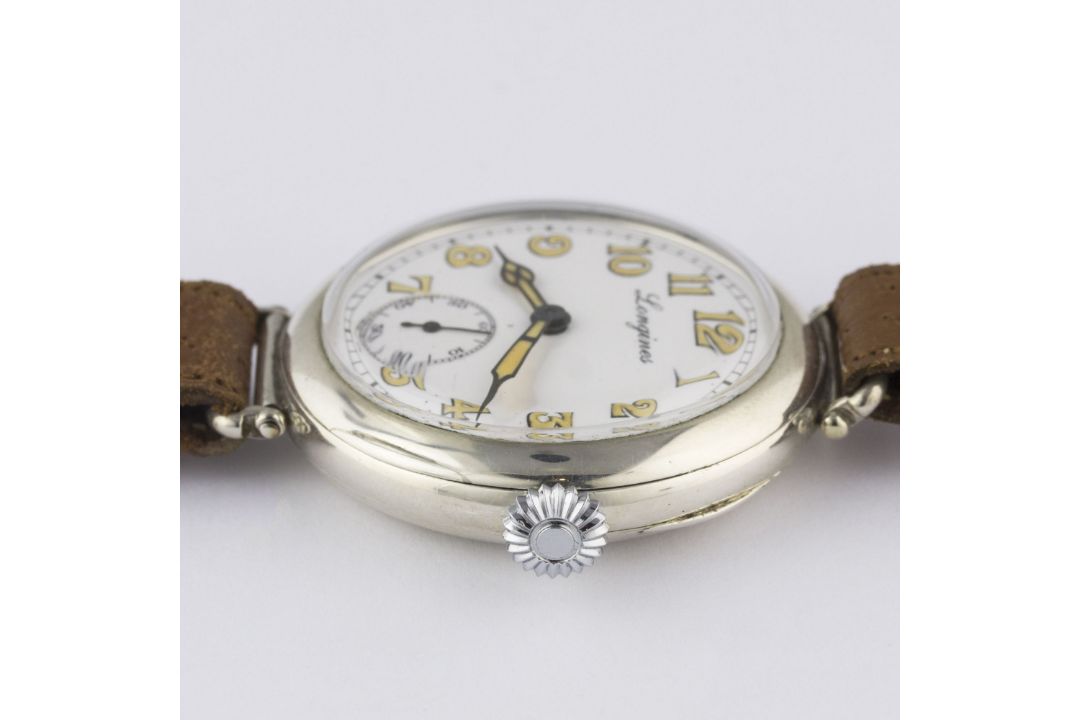 A GENTLEMAN'S SOLID SILVER LONGINES "OFFICERS" WRIST WATCH CIRCA 1920s, WITH ENAMEL DIAL Movement: - Image 12 of 13