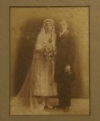 Jugendstilrahmen, vergoldete Holz-/Stuckleiste mit üppigem Floral- und Banddekor. Innenmaß: ca. 40,5