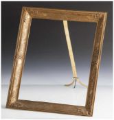 Dekorativer Rahmen, 19./20. Jahrhundert, Messingblech, hochrechteckig mit Aufsteller, reliefiertes