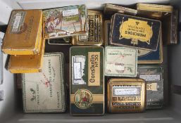 Konvolut von verschiedenen Blechdeckeldosen insgesamt 18 Stück. Walteau Cigarettes Laurens