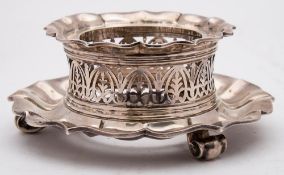 A William IV silver spirit burner stand, maker Robert Garrard, London,