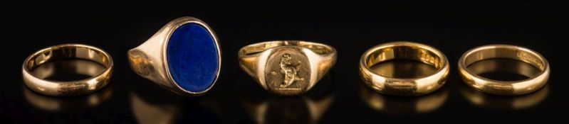 Two 22ct gold wedding rings:,11gms, a wedding ring, a seal ring and a lapis lazuli signet ring,