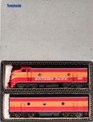Tenshodo (Japan) No 131/132 Southern Pacific EMD F-9 Diesel loco A powered and B dummy:,