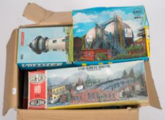 Heljan, Kibri and others, a collection of various trackside building kits and accessories:,