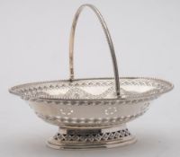 An Edward VII small silver swing-handled basket, maker Thomas Bradbury, London,