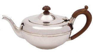 A George V silver teapot, maker Charles & Richard Comyns, London, 1922: of plain circular form,