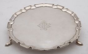 A George V silver waiter, maker Goldsmiths & Silversmiths Co. Ltd.