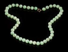 A jade bead single-string necklace: comprising 49 beads each approximately 9mm diameter,