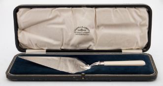 A George V silver presentation trowel, maker Atkin Brothers, Sheffield,