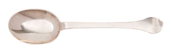A Charles II silver trefid spoon, maker Robert King, London, 1675: initialled and dated 1676, 19.