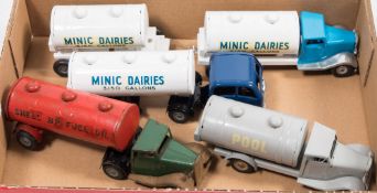 A Tri-ang Minic clockwork articulated tanker in 'Shell BP Fuel Oil' livery:,