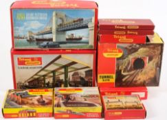 Triang Railways,an OO/HO gauge R264 Grand Victorian Suspension Bridge: R576 Tunnel,