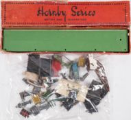 Hornby O gauge, a passenger platform A821 together with a collection of accessories:,
