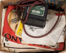A collection of various loose Meccano and related ephemera:.