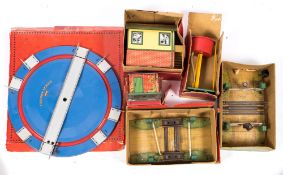 Hornby, assorted O gauge trackside buildings and accessories: includes, Platelayers Hut,