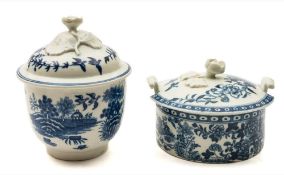 A First Period Worcester blue and white sucrier and cover together with a similar butter tub and
