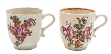 Two Lowestoft porcelain cups: painted in the 'Tulip Painter' style with flower sprays and sprigs