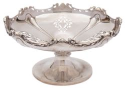 An Edward VII silver comport, maker Harrison Brothers & Howson, London,