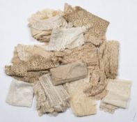 A collection of Victorian/Edwardian lace trim and edging:, including collars and cuffs (a lot).
