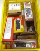 Hornby, Lima and others, a collection of OO/HO scale locomotives and rolling stock:,