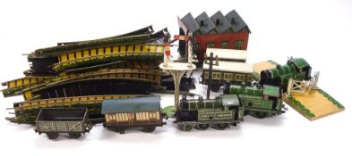 Bing (Germany) a tinplate clockwork train set:,