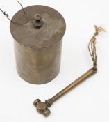 A WWI trench art 18pdr shell case bell and hammer:, the casing dated 1909 to base.