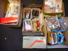 A collection of 00/H0 gauge trackside accessories: scenic materials including unconstructed card