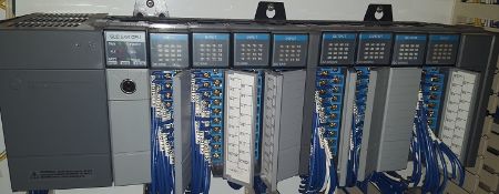 Allen-Bradley SLC 5/04 CPU with power supply and 8 additional expansion slots / removed from running