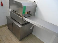 English: Chocolate Spreader, 80x58x64, Includes Conveyor 2 Meters , Missing Conveyor Belt, storage