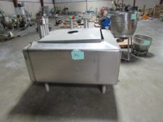 Stainless Steel Square Tank (Rigging and loading fees included in the selling Price - palletizing