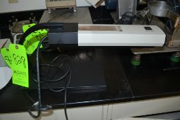 UVP Model UVL-18 8 Watt 365nm White Light Unit S/N 95-0198-01