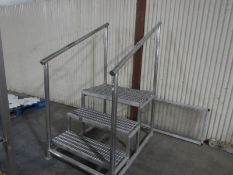 Three step Aluminum work plateform with railings. Removal and loading free. Optional prep for