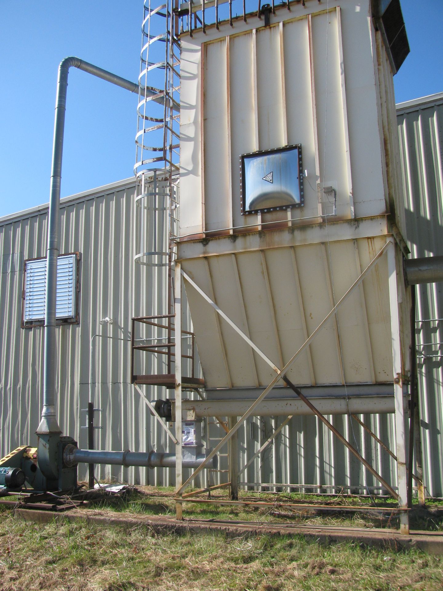 Dust Collector 11'3" L-R, 7'6" F-B, 20' Overall