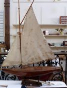 Late Victorian/Edwardian wooden pond yacht 