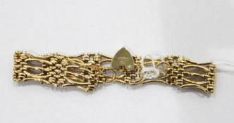 Gold-coloured fancy gatelink bracelet, ring and heart-shaped padlock clasp marked 9ct, 13.7g approx.