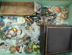 Assorted costume jewellery, various vintage badges,