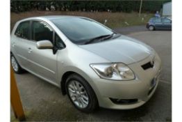 Toyota Auris 1.6 VVY-i TR, 5-door silver hatchback, petrol, reg. no. VN07 VXC, mileage approx.