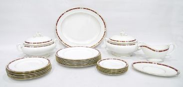 Royal Worcester 'Grosvenor' pattern part dinner service,