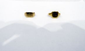 18ct square shaped signet ring, 5.2g and a 9ct signet ring, 1.