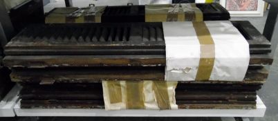 Quantity of slatted wooden window shutters (16)