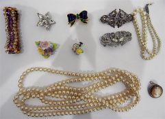 Quantity of beaded necklaces, brooches, bracelets,