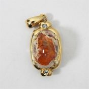 9ct gold and rough opal pendant cabochon, 4.3g in